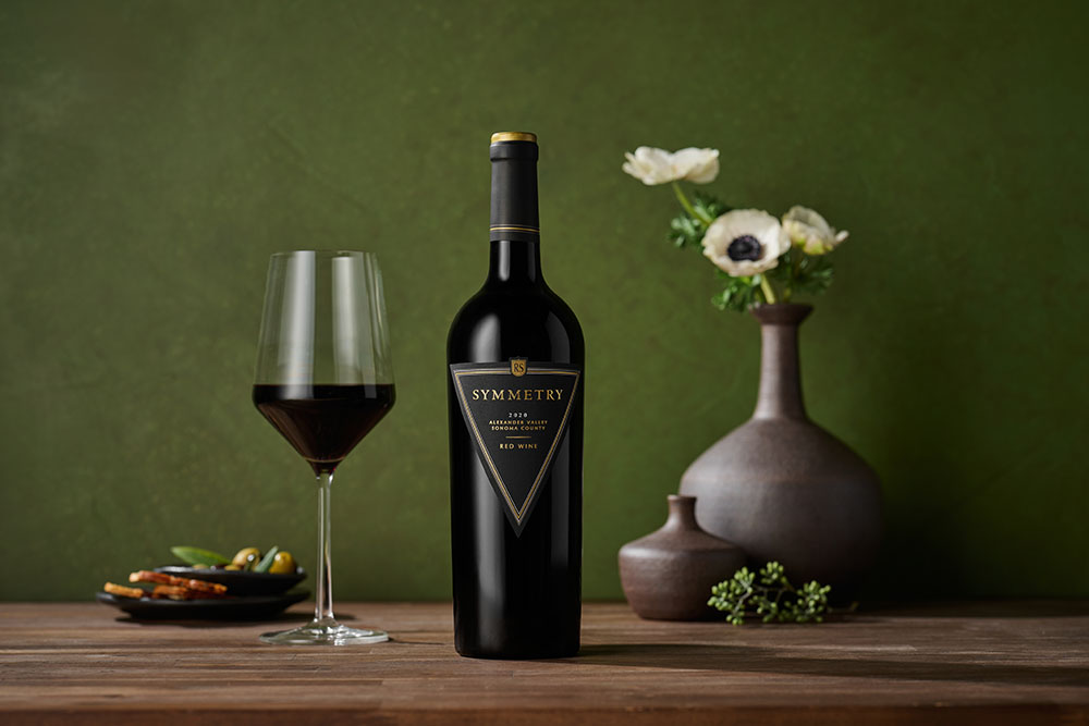 Symmetry Red Wine with white flowers